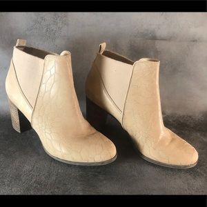 8.5 Tan/Bone Leather Booties Dr Scholls 3 In. heel
